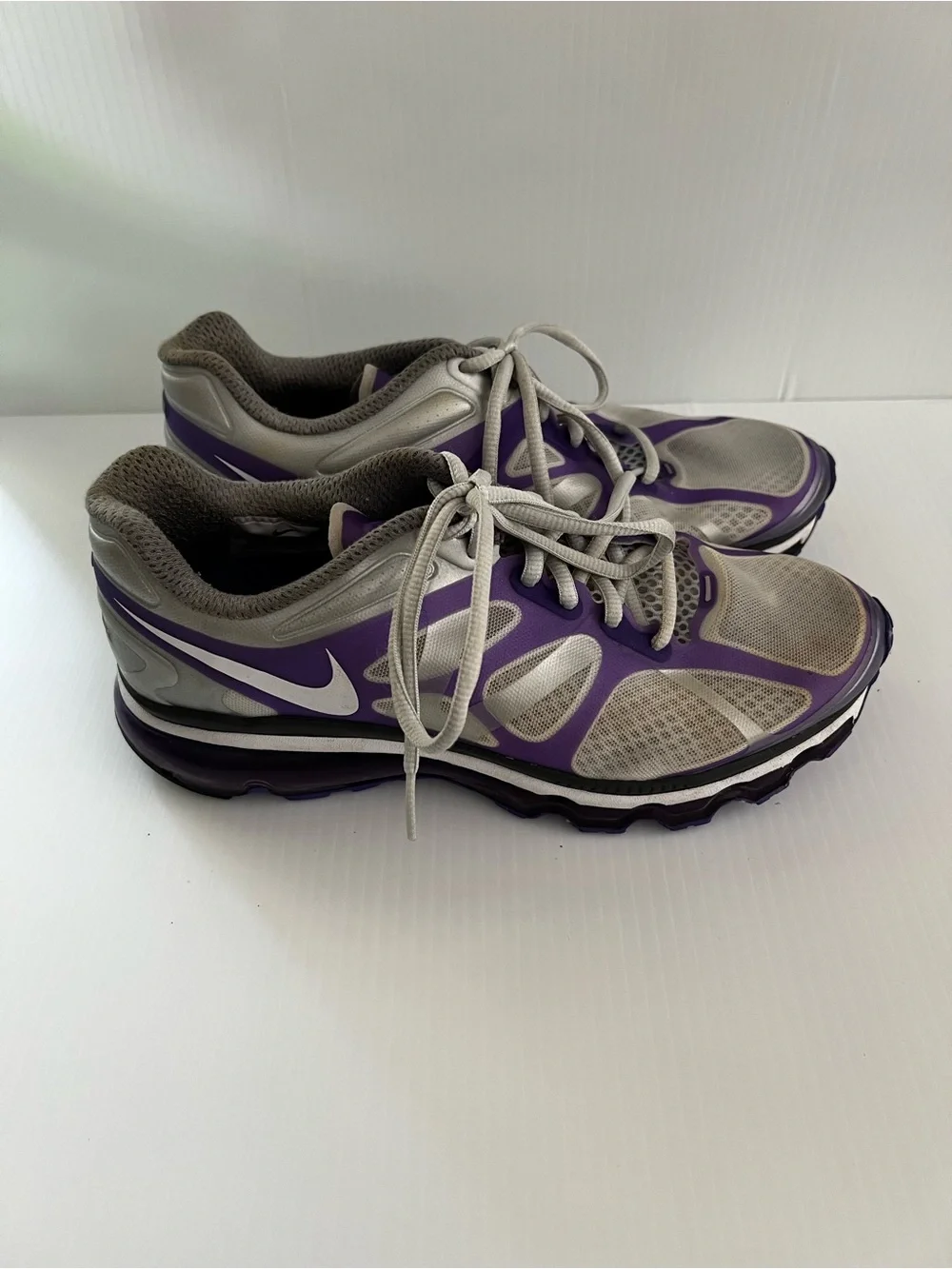 Nike Women's Purple and Silver Athletic Running Sneakers